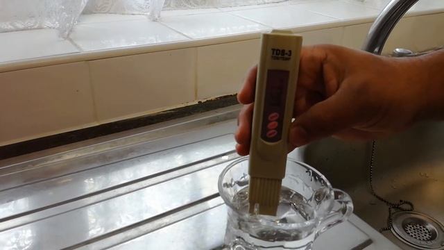 Water quality of tap water by Digital TDS 3 Tester Meter смотреть онлайн