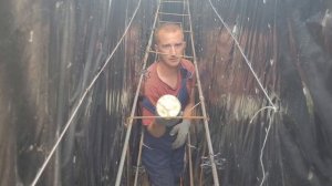 Закладка гильз канализации и воды . Как закинуть готовый каркас из арматуры в фундамент