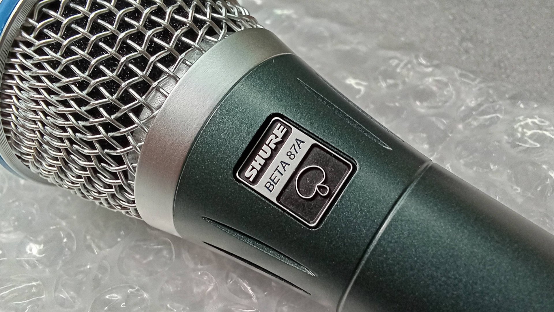 Микрофон Shure Beta 87A Обзор Тест Сравнение с Neumann KMS105 смотреть онлайн