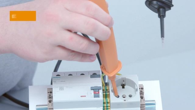 Handling - Two-Pole Voltage Tester VT Digi Pro смотреть онлайн