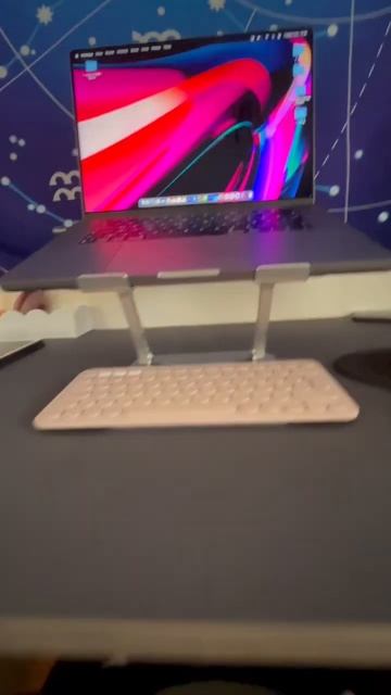 Macbook Pro 16 inch stand ve Logitech K380 klavye👌🏻 #macbookpro #apple #logitechklavye #reklamyok смотреть онлайн