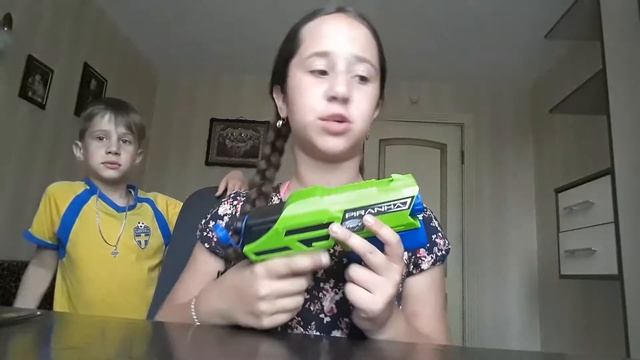 НОВЫЙ БЛАСТЕР И НОВЫЙ СПИНЕР! СТРЕЛЯЕМ ИЗ БЛАСТЕРА! #ПОВЕСИЛИЛИСЬ. катя вся смотреть онлайн