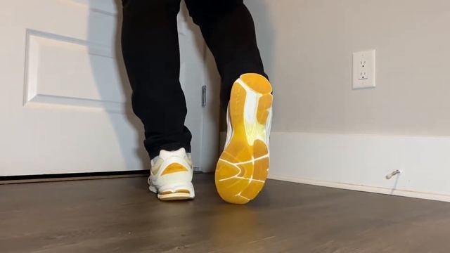 The New Balance 2002r “ Conversations Amongst Us” collaboration with Joe Freshgoods On-Feet Review! смотреть онлайн