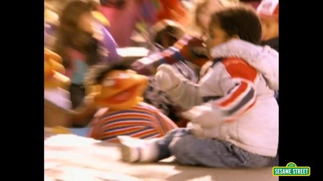 Sesame Street: Dancing Shoes Song смотреть онлайн