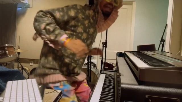 “The Black Bag Of Surprise” - MonoNeon & retroPmaS (home studio recording) смотреть онлайн