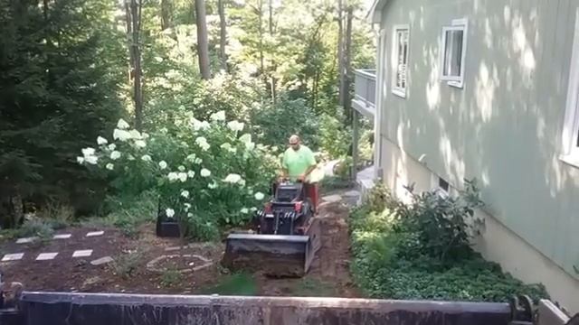 Sod removal with the toro Dingo TX1000 смотреть онлайн