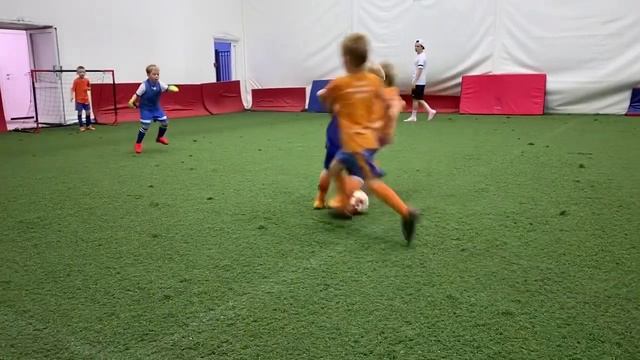 Тренировка. Крутой финт Эльдара. Новый розыгрыш мяча. Андрей не прощает ошибок. Диагонали Вани 🔝 смотреть онлайн