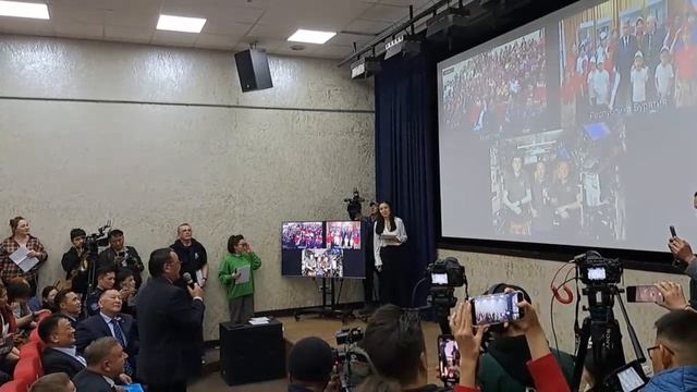 Связь с орбитальной станцией, приветствие Ж. Гуррагча смотреть онлайн