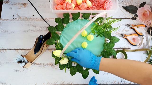 Большая корзина тюльпаны и розы смотреть онлайн