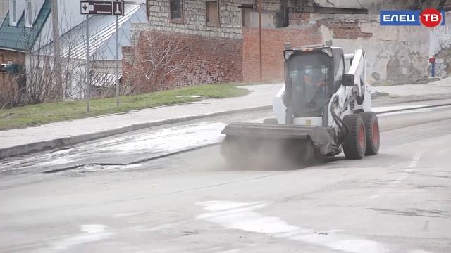 На Красной площади восстанавливают дорожное полотно смотреть онлайн