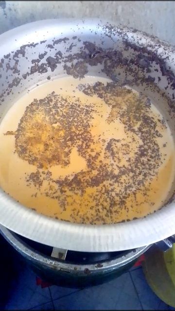 Cooking Kenyan tea for breakfast смотреть онлайн