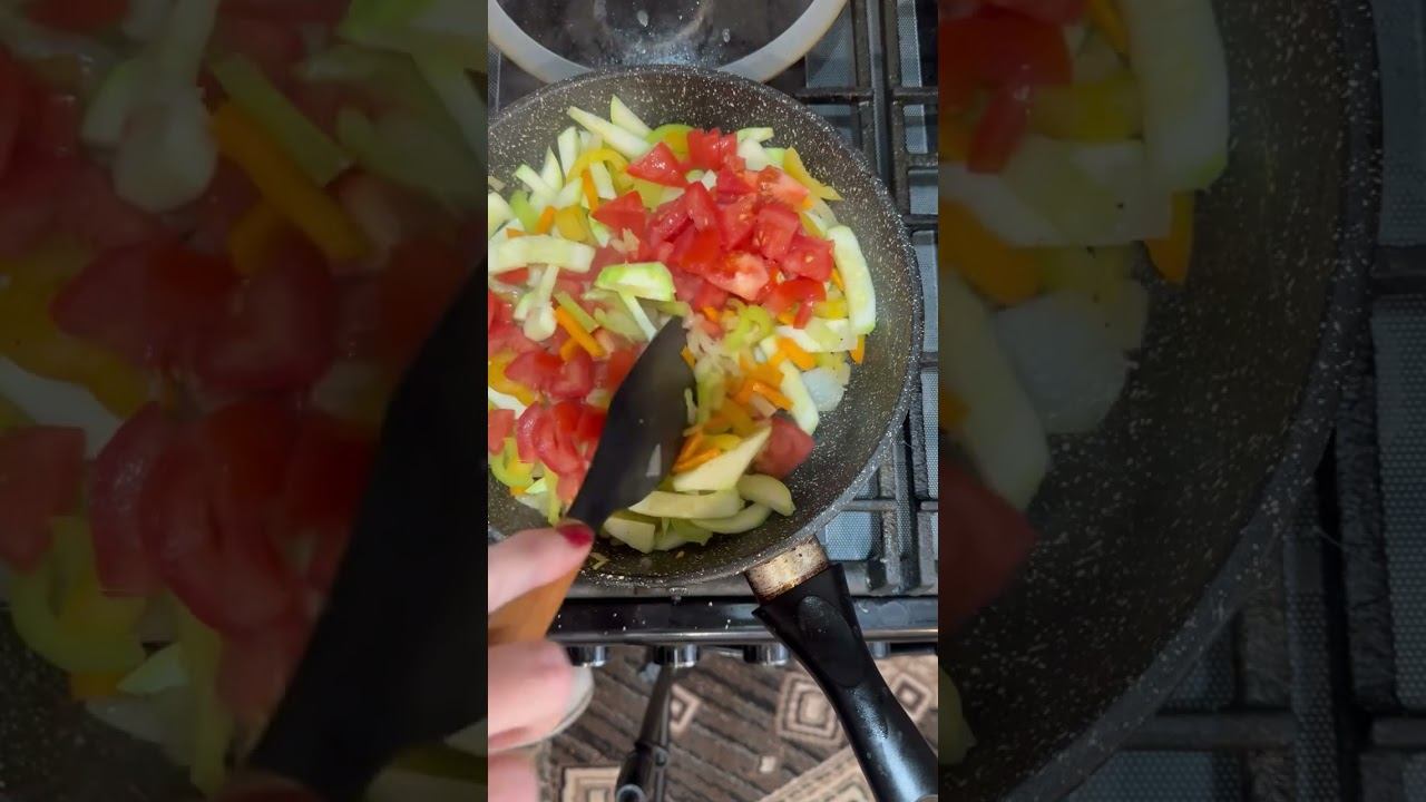 Минтай на овощной подушке смотреть онлайн