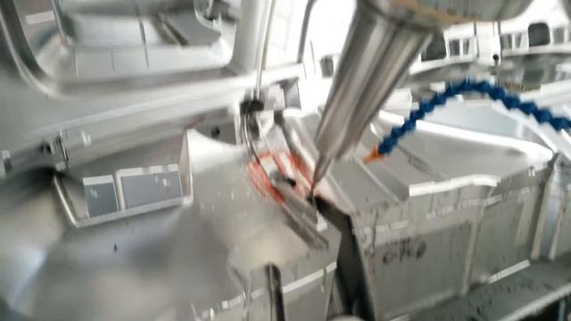 Finiture stampo paraurti con Mec Mill .. смотреть онлайн