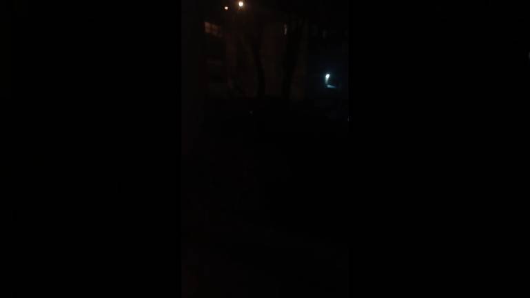 вид из окна на ночной город
общаюсь в чате смотреть онлайн