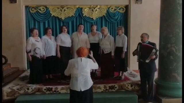 С Днём семьи! Рассказ о руководителе нашей вокальной группы "Сударушка" смотреть онлайн