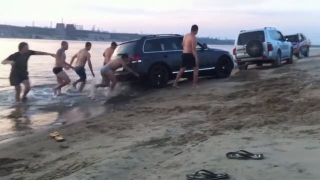 Жучка за кошку, кошка за мышку ну и... смотреть онлайн