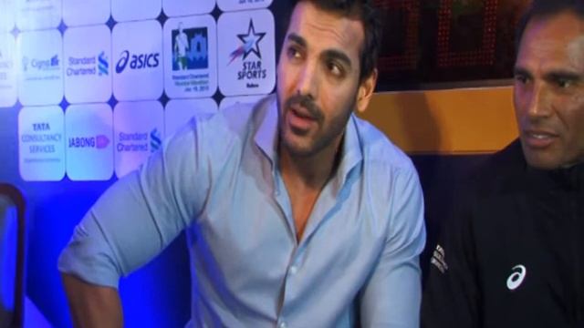 John Abraham At The Standard Chartered Mumbai Marathon 2015 смотреть онлайн