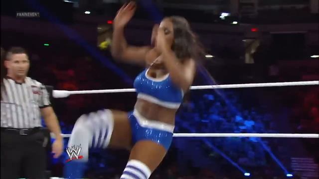WWE Main Event - The Funkadactyls vs. The Bella Twins: March 27, 2013 смотреть онлайн