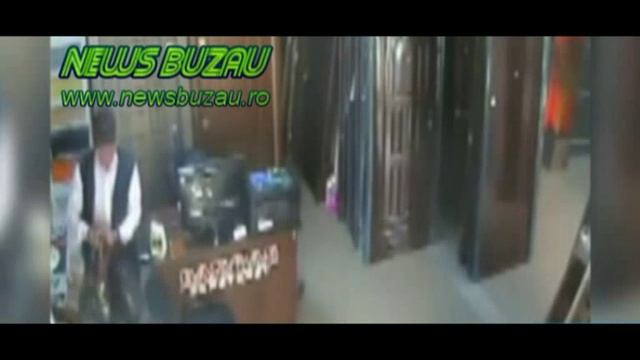 NEWS BUZAU - Hot geanta - Camera de supraveghere - 17 08 2015 смотреть онлайн