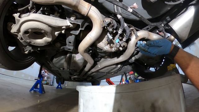 Mustang Mach1 rear differential oil change. Shelby rear differential oil change. смотреть онлайн