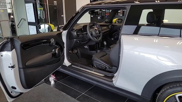 2022 Mini Cooper SE LCI смотреть онлайн