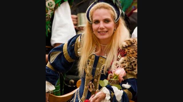 Queen Margaret of Scotland & the Isles at Scarborough Renaissance Festival смотреть онлайн