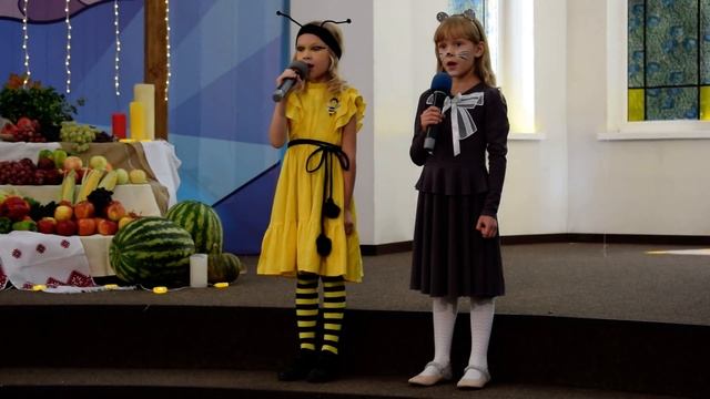 Чудный художник - Ая и Эмилия Дубинские смотреть онлайн