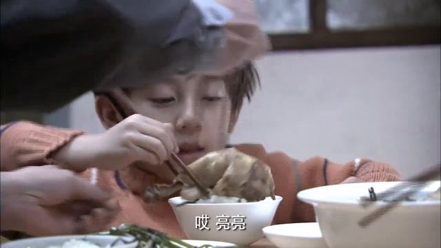 男人面临巨额赔偿，背负沉重罪恶感，他隐瞒实情，“甩掉”未婚妻，独自承担后果。 смотреть онлайн