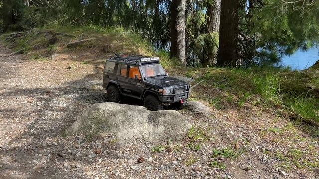 Toyota Land Cruiser 76 - Landscaping 1/10th RC. смотреть онлайн