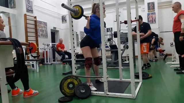 03.04. Присед с 3 сек.паузой 37.5×3 смотреть онлайн