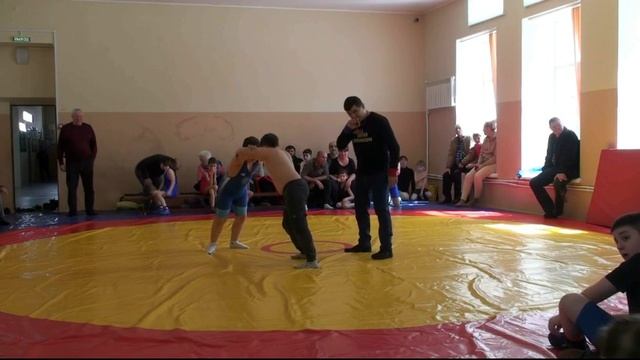 Открытое первенство МБУ ДО «СШ № 3 г. СИМФЕРОПОЛЬ» по греко-римской борьбе ко Дню освобождения-2 смотреть онлайн