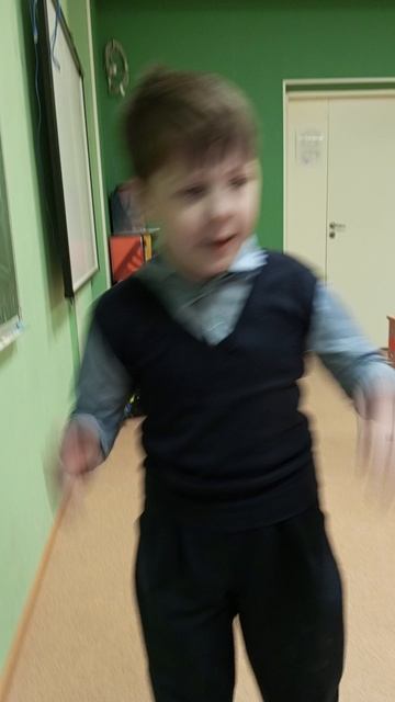 Санька с утра завелся