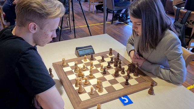 M. Bezuglov (1732) vs Fatality (1918). Chess Fight Night. CFN. Blitz смотреть онлайн