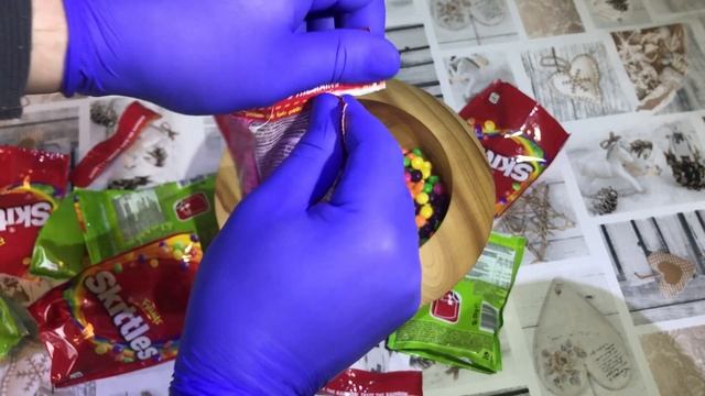 Opening Skittles   Открываем скителс