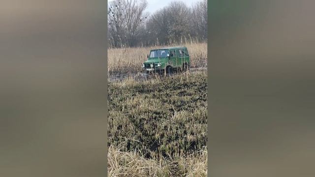 Лезем в грязь!!! смотреть онлайн