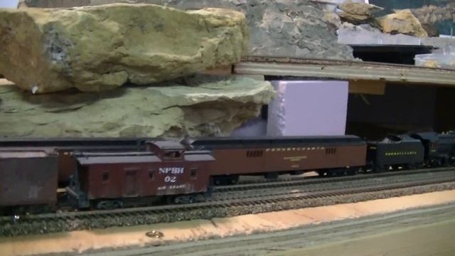 N scale, Northern Pacific & Black Hills meet the Pennsylvania K4s! смотреть онлайн