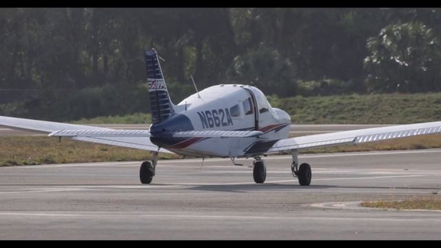 Piper PA-28-181 Archer II Takeoff смотреть онлайн