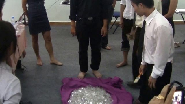 Passing through the glass, beyond the fear, nlp applications, expert singapore 4 смотреть онлайн