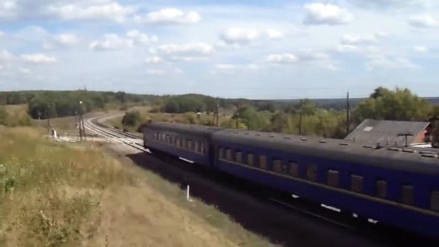 Тепловоз ТЭП70 с Пассажирским поездом на перегоне Богодухов - Губаревка смотреть онлайн