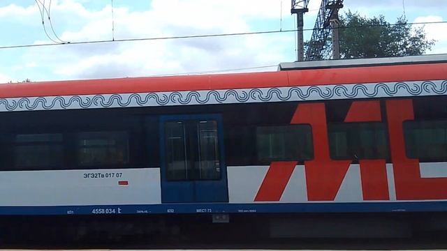 Электропоезд ЭГЭ2Тв-017 Иволга 3.0 на станции Косино D3 смотреть онлайн