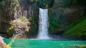 Коран на фоне природы