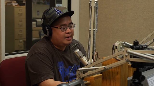 PlugOneTwo Radio: Serena Williams; Female Athlete of the Century? смотреть онлайн