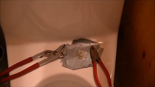 Replacing The Toilet Seat....Female Version....funny смотреть онлайн