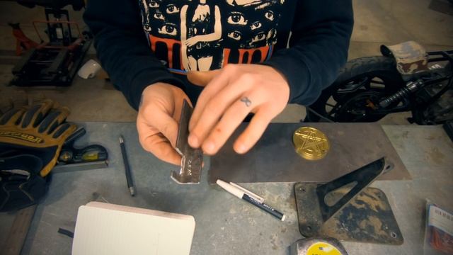 Suzuki GS550 Brat Style Motorcycle Build - Side Mount License Plate -Tail Light Build