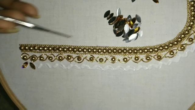 Easy and elegant aari blouse design using with normal needle смотреть онлайн