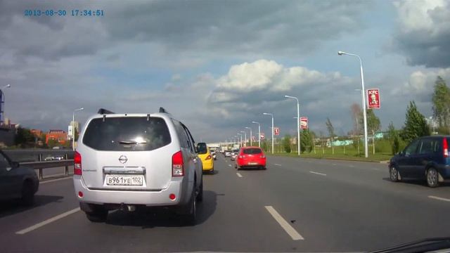 Слепой и глухой на Nissan смотреть онлайн