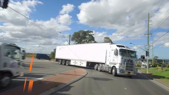 Uniden - UH9050 Smart CB Radio смотреть онлайн