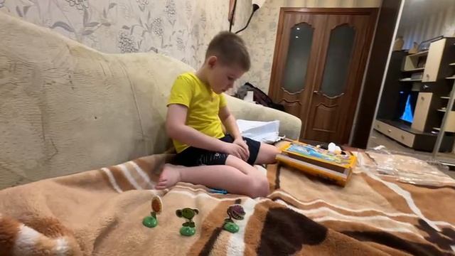 Plants Vs. Zombies Растения против зомби. акула в конце скример