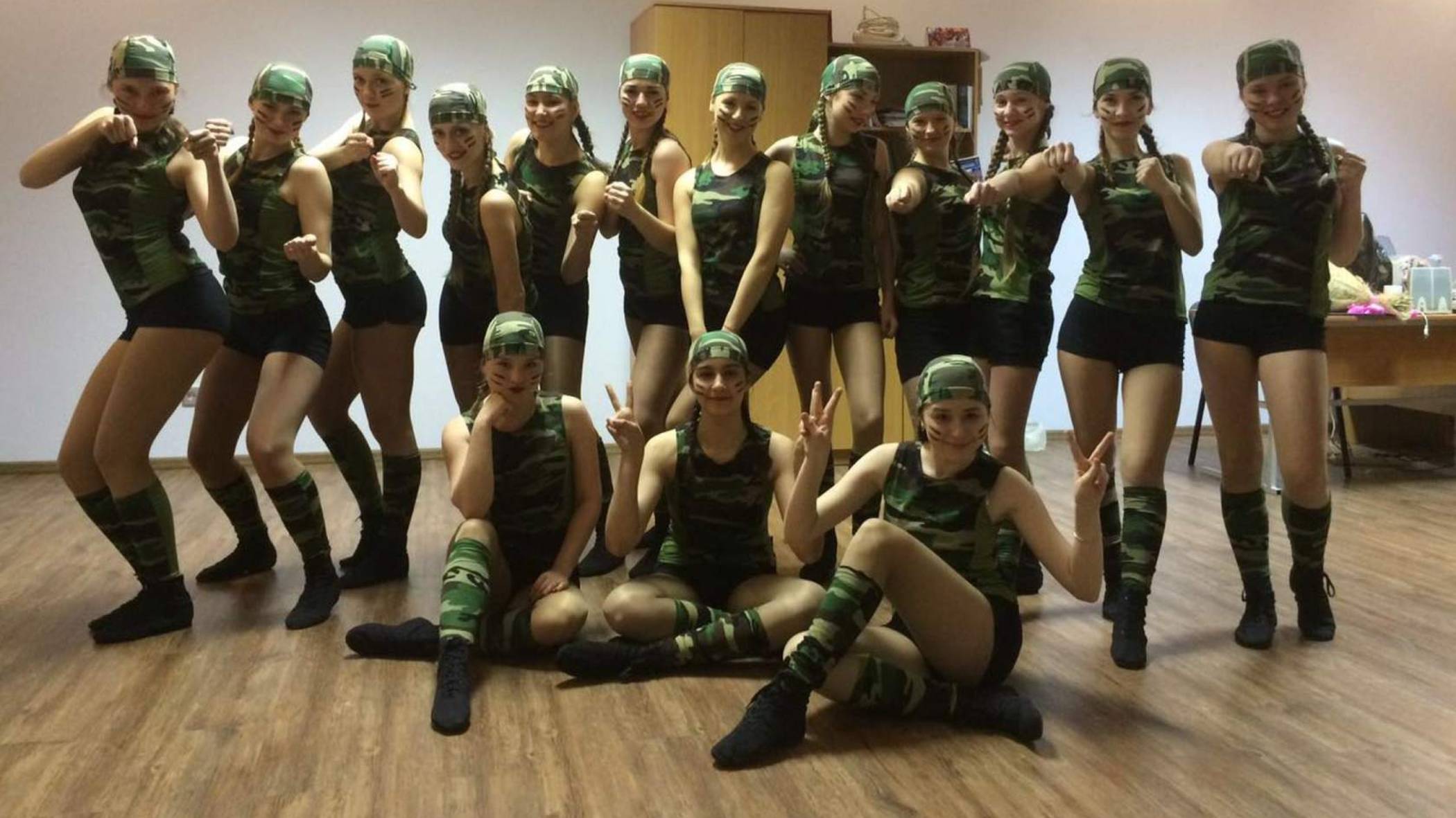 10 # Шуточный танец " На границе " Приятного просмотра.. смотреть онлайн