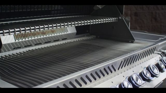 Product Roundup: Napoleon Grills PRO 665 Gas Grill with Infrared Side & Rear Burners смотреть онлайн